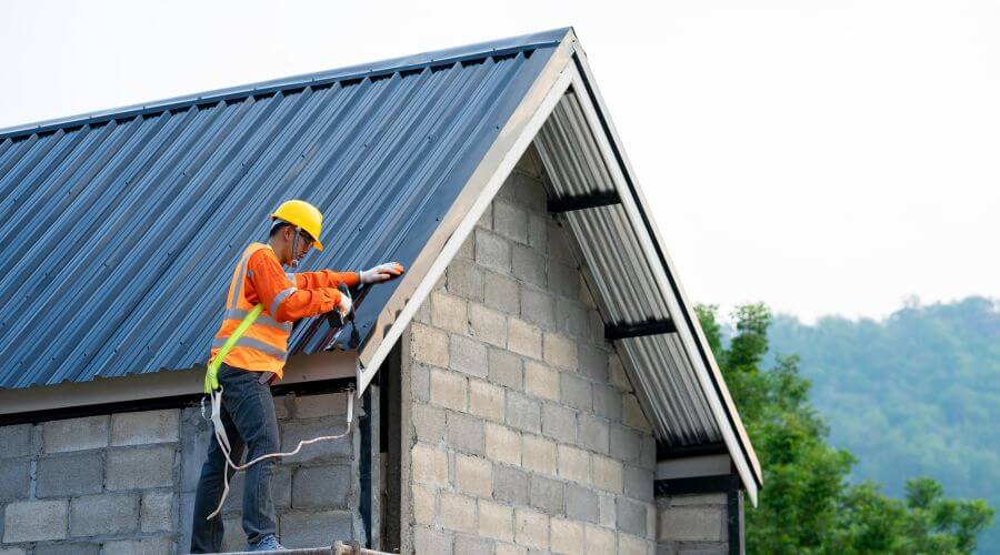 Professional gutter cleaning in Mckinleyville, CA